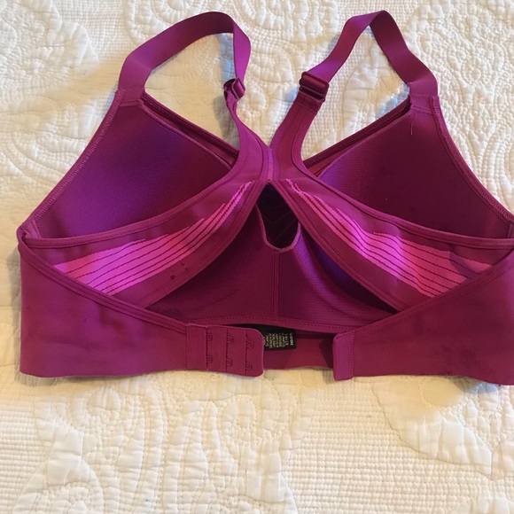 Victoria Secret Sport Bra - Picture 3 of 8
